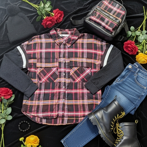 Top - Picture 2 of 16